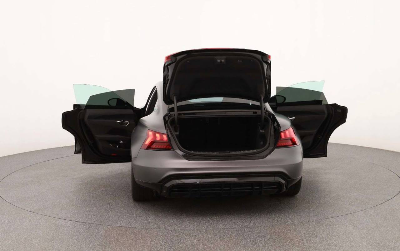 أودي إي ترون