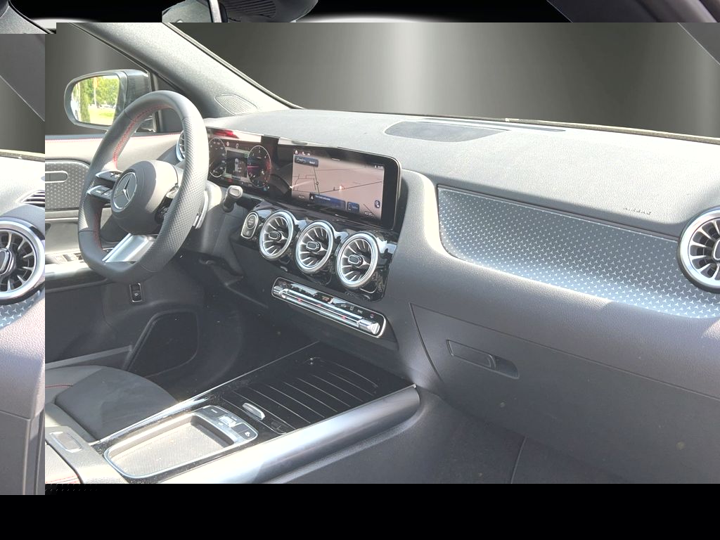 Mercedes-Benz GLA 220