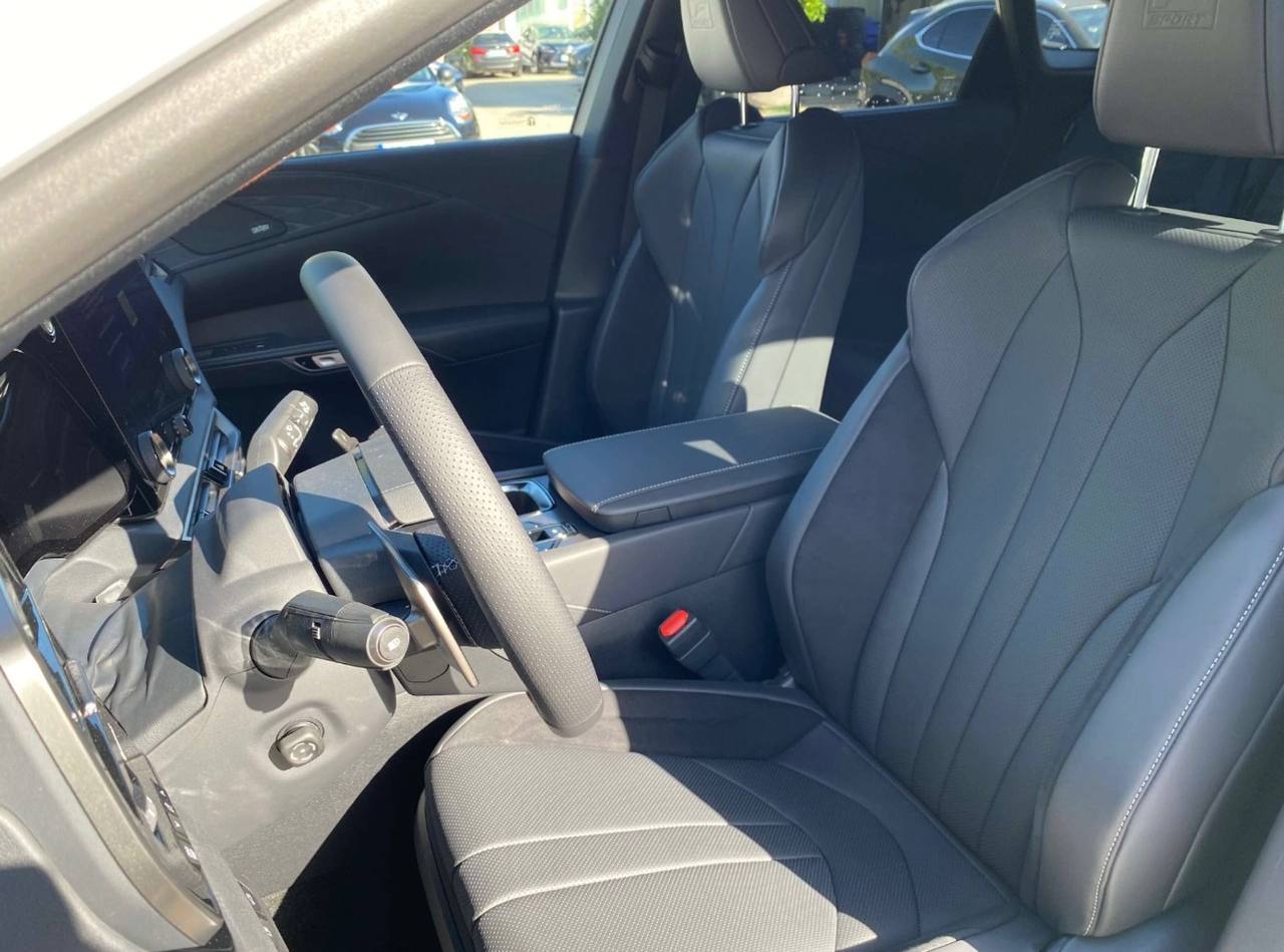 لكزس آر اكس 500