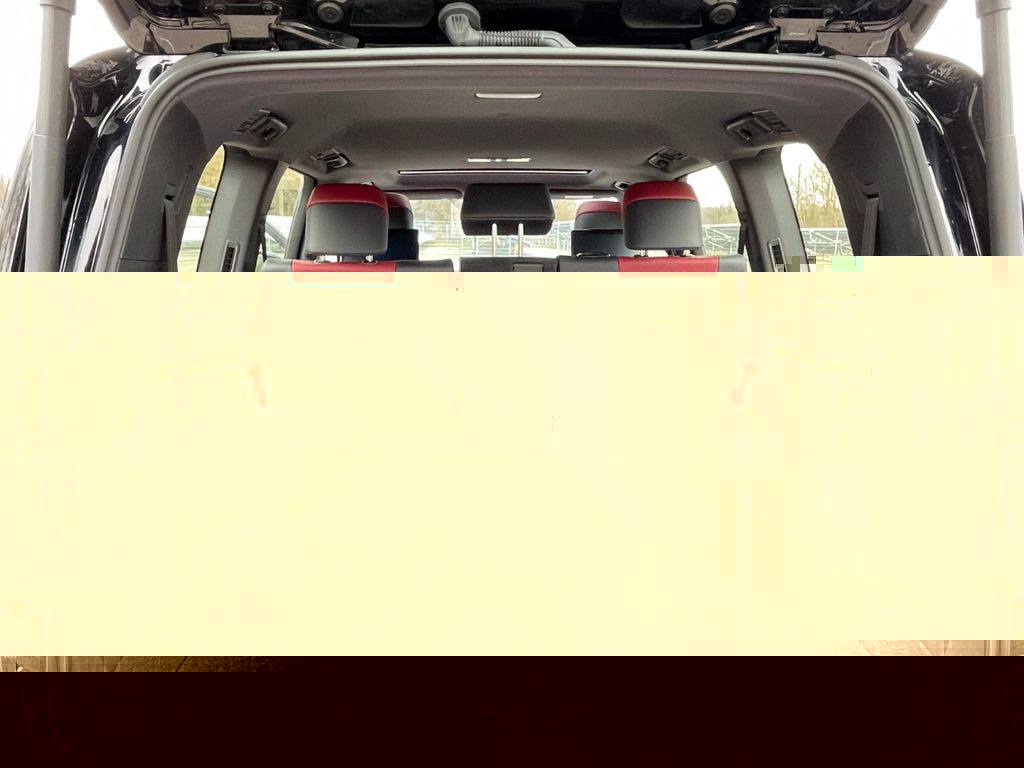 تويوتا لاند كروزر 300