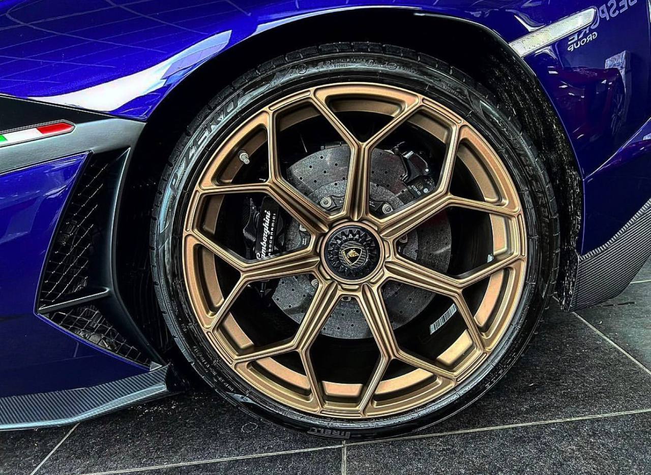 لامبورغيني أفينتادور