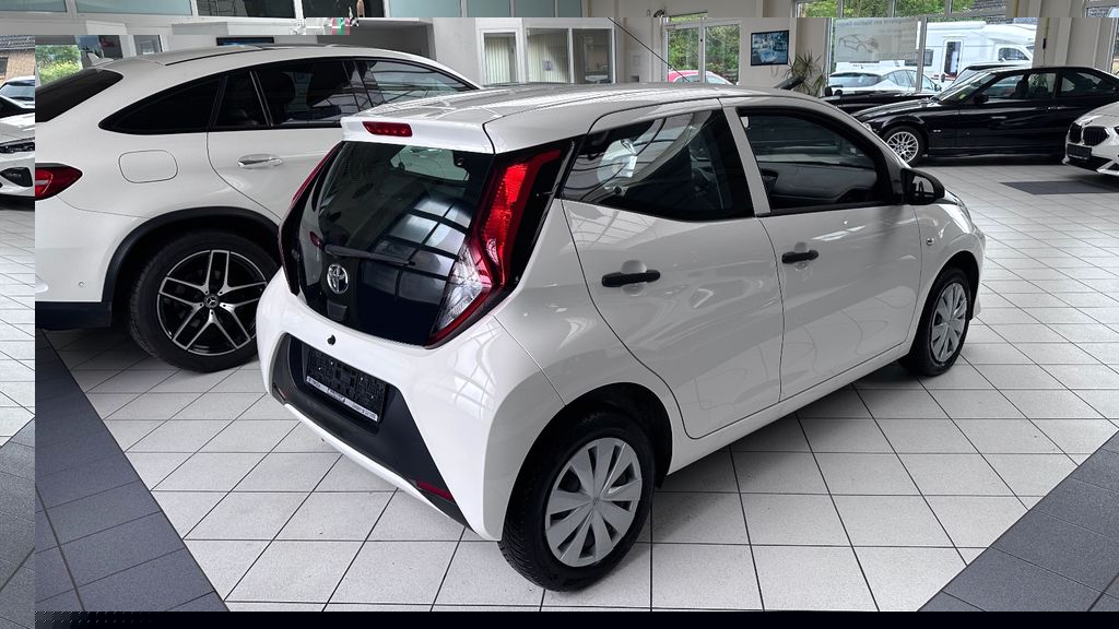 تويوتا ايجو