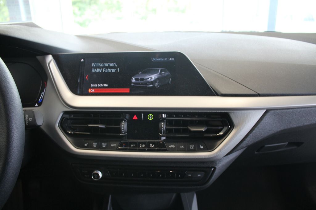 بي ام دبليو 118