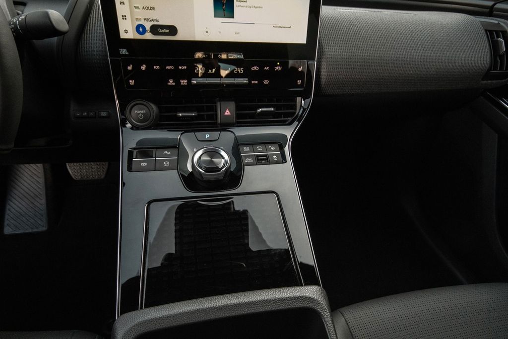 تويوتا بي زد 4 اكس