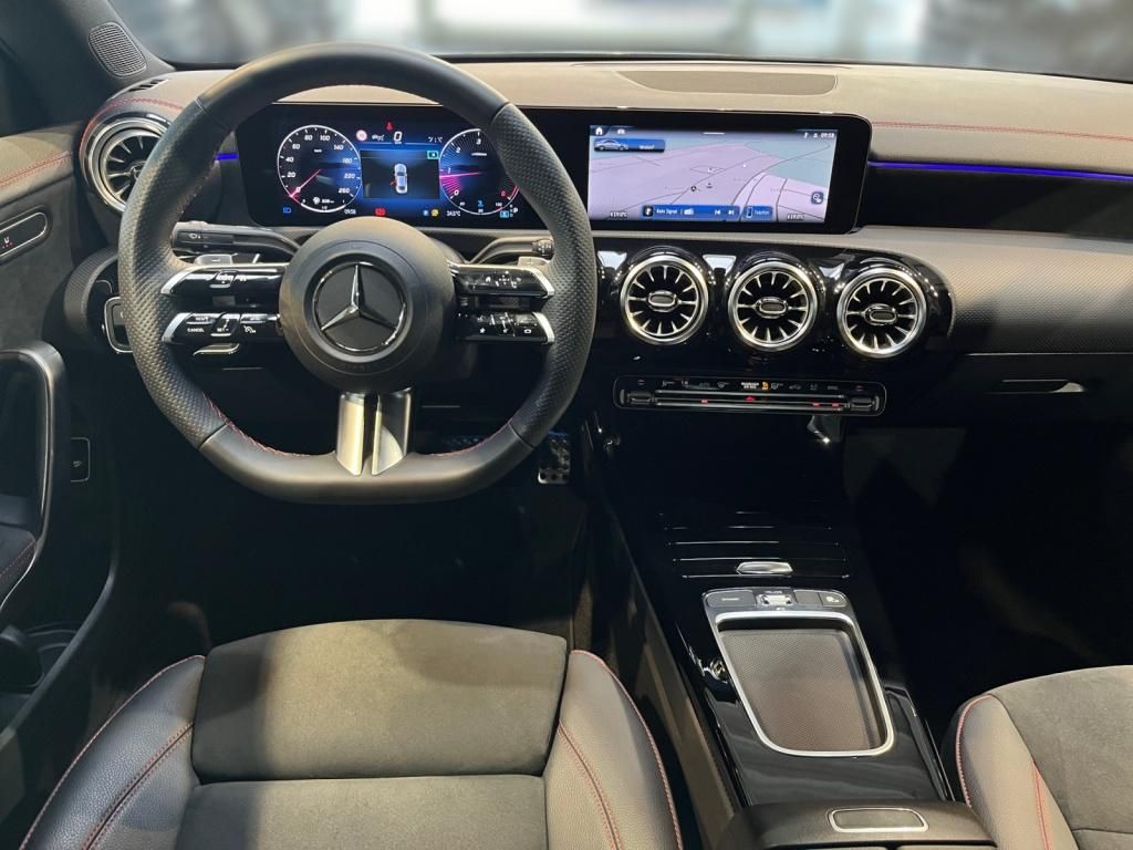 مرسيدس بنز سي ال ايه 200 دي