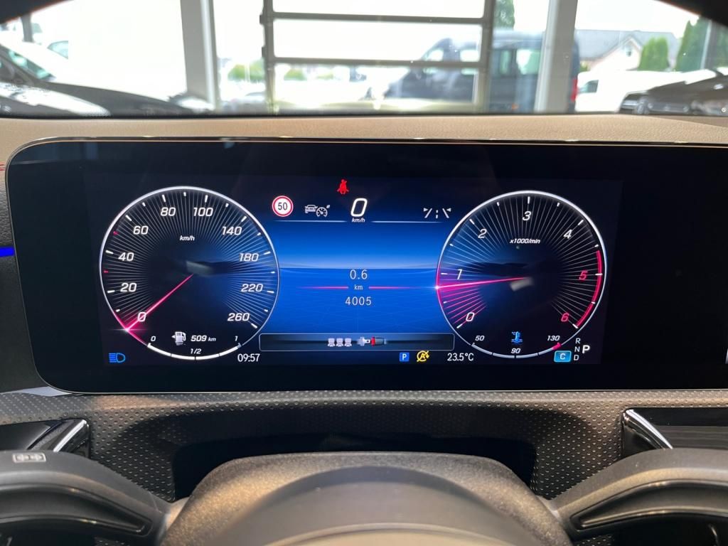 مرسيدس بنز سي ال ايه 200 دي