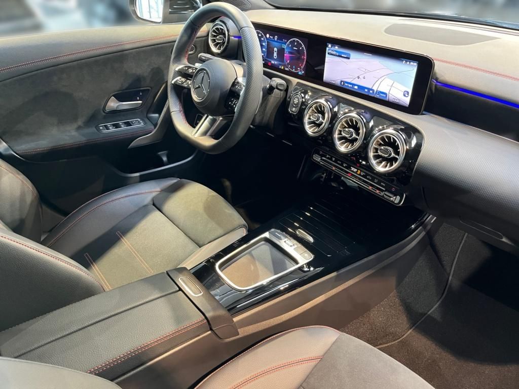 مرسيدس بنز سي ال ايه 200 دي