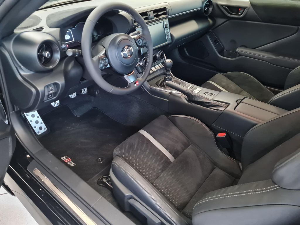 تويوتا جي آر 86