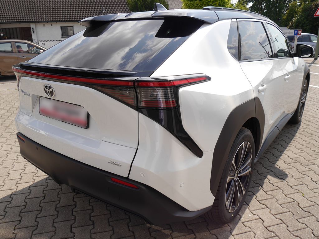 تويوتا بي زد 4 اكس