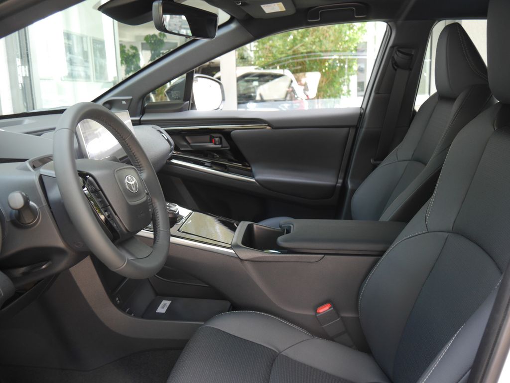 تويوتا بي زد 4 اكس