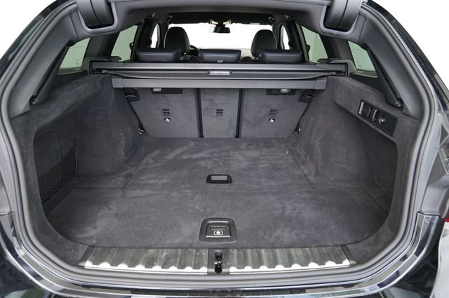 بي ام دبليو 330 د