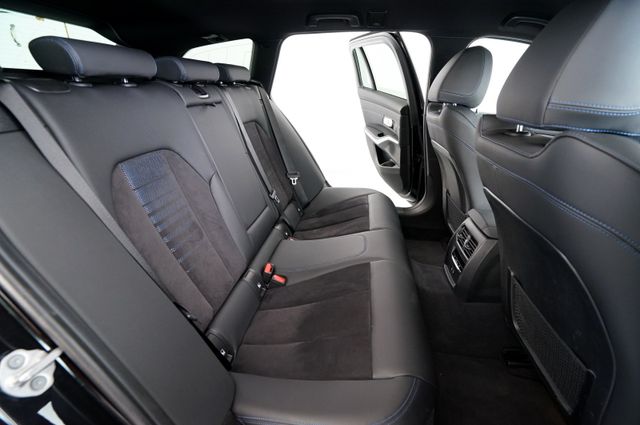 بي ام دبليو 330 د