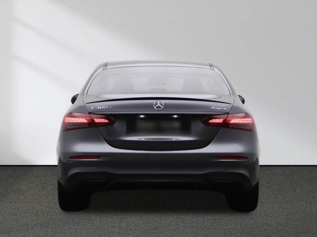 مرسيدس بنز إي 300 دي