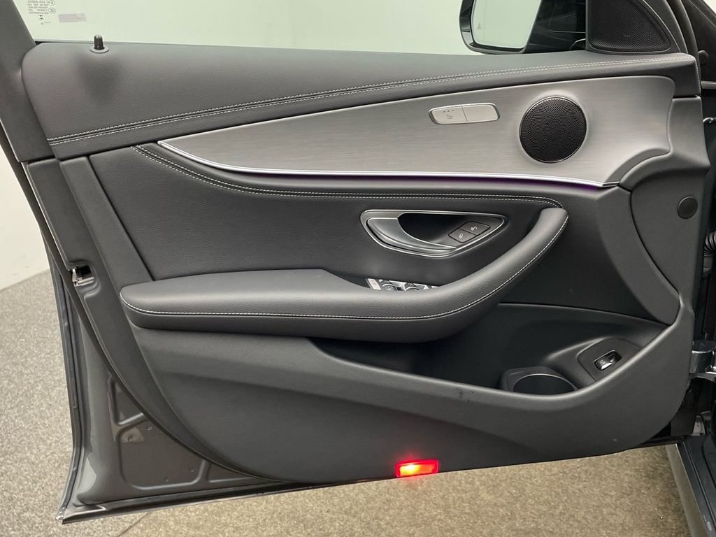 مرسيدس بنز إي 300 دي