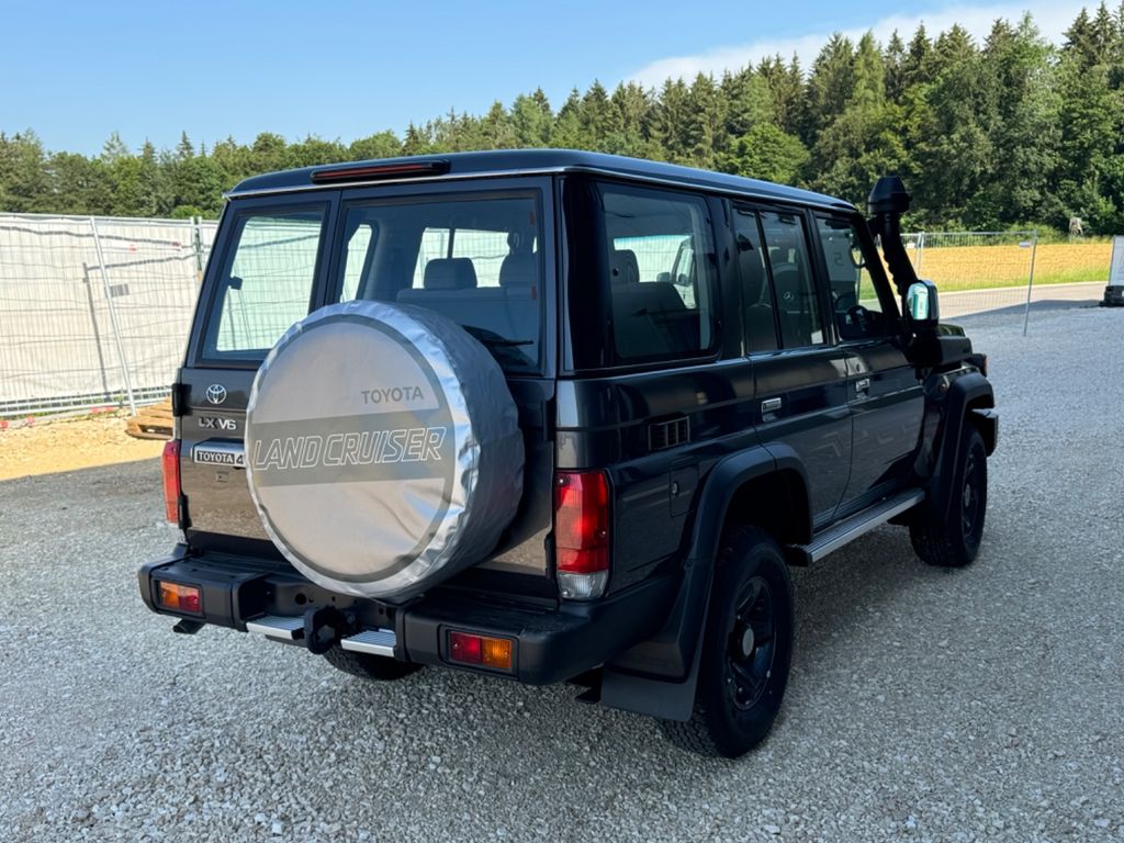 تويوتا لاند كروزر