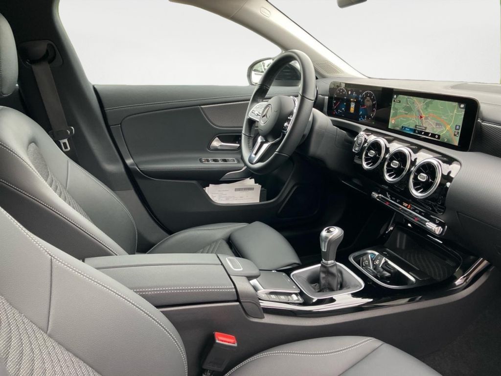 مرسيدس بنز سي ال ايه 180