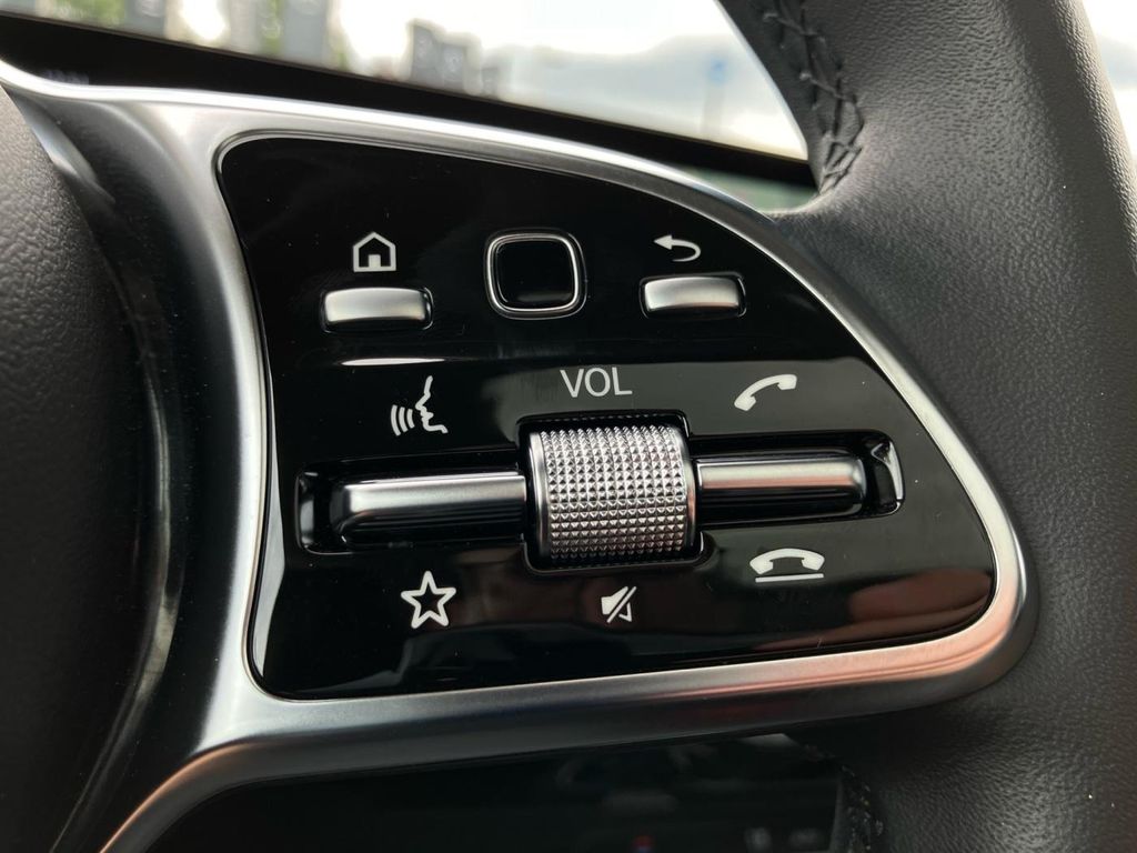 مرسيدس بنز سي ال ايه 180