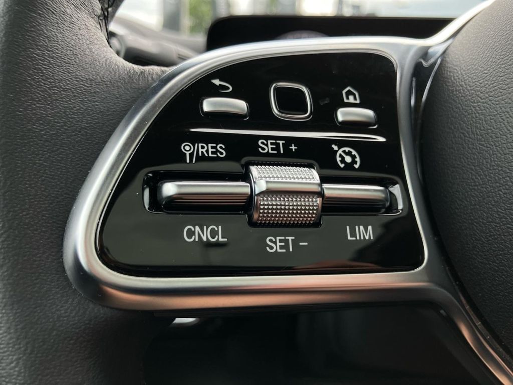 مرسيدس بنز سي ال ايه 180