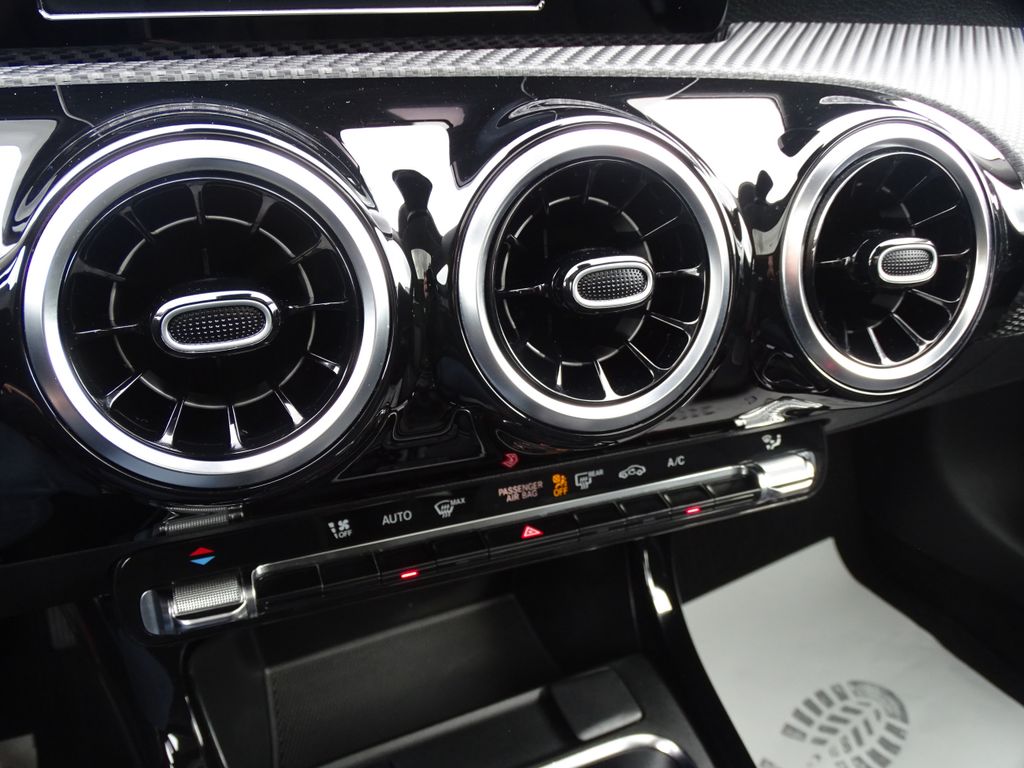 مرسيدس بنز سي ال ايه 180