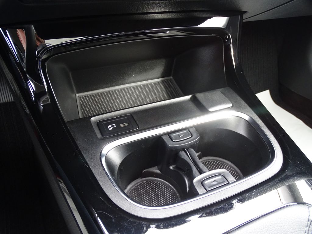 مرسيدس بنز سي ال ايه 180