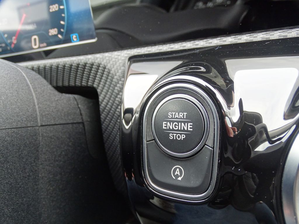 مرسيدس بنز سي ال ايه 180