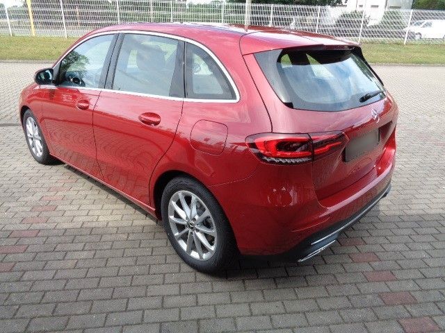 مرسيدس بنز بي 180