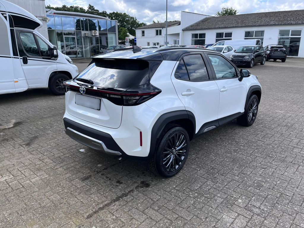 تويوتا ياريس كروس