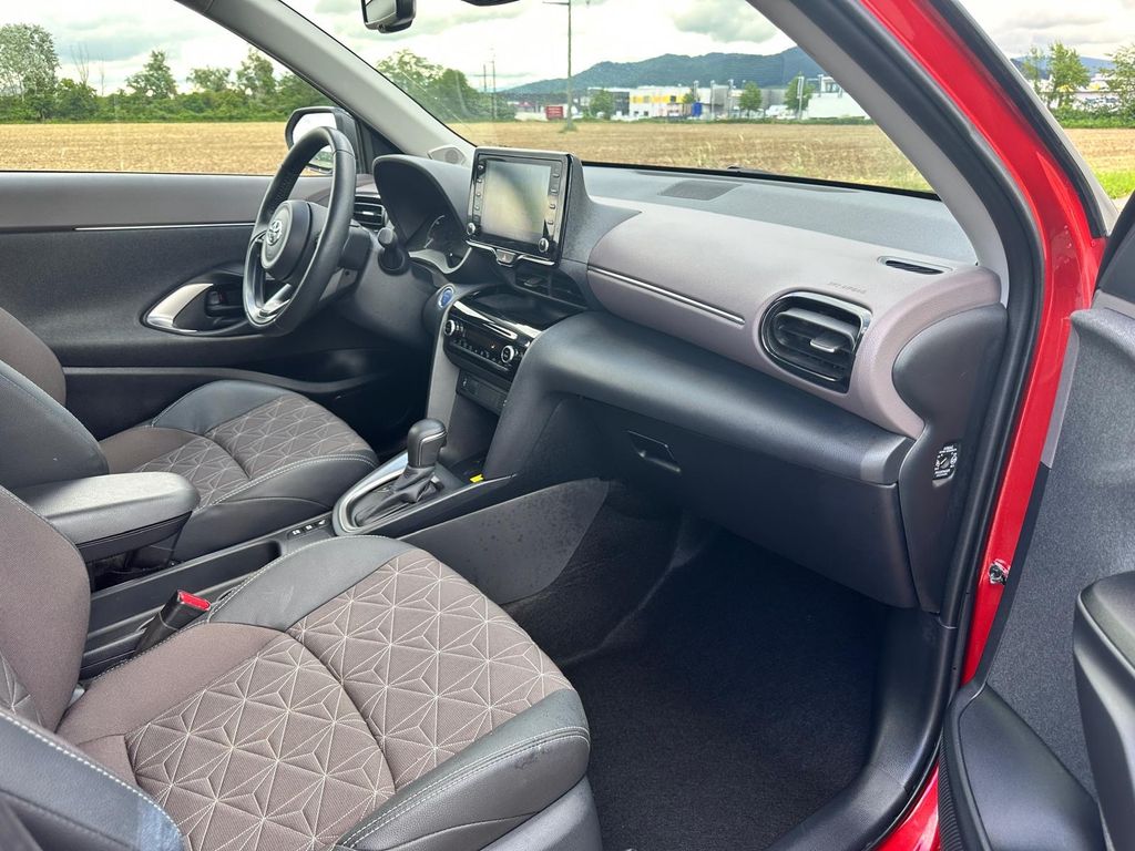 تويوتا ياريس كروس