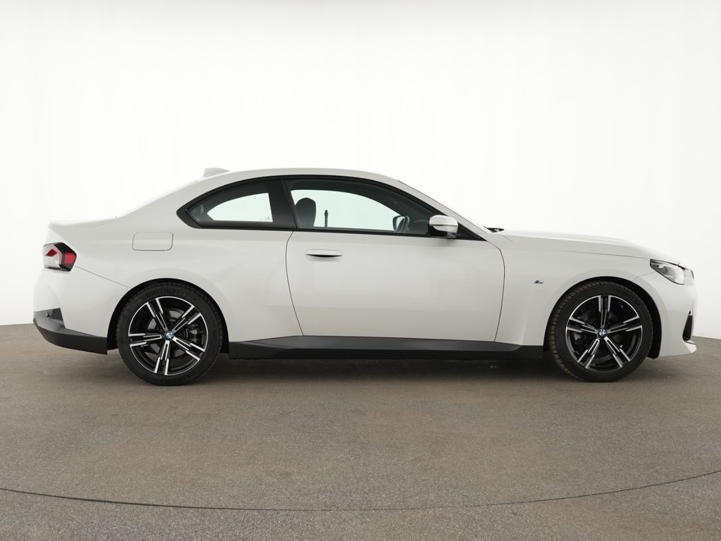 بي ام دبليو 220i