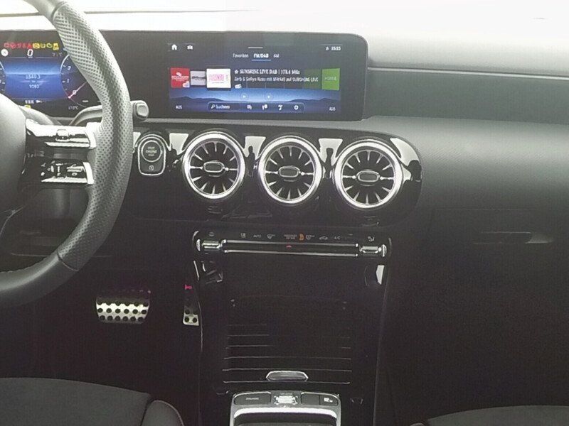 مرسيدس بنز A180