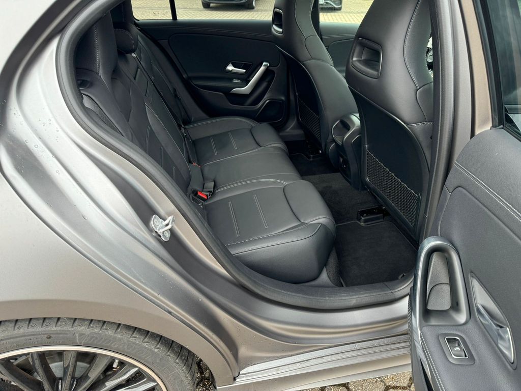 مرسيدس بنز أ 220 د