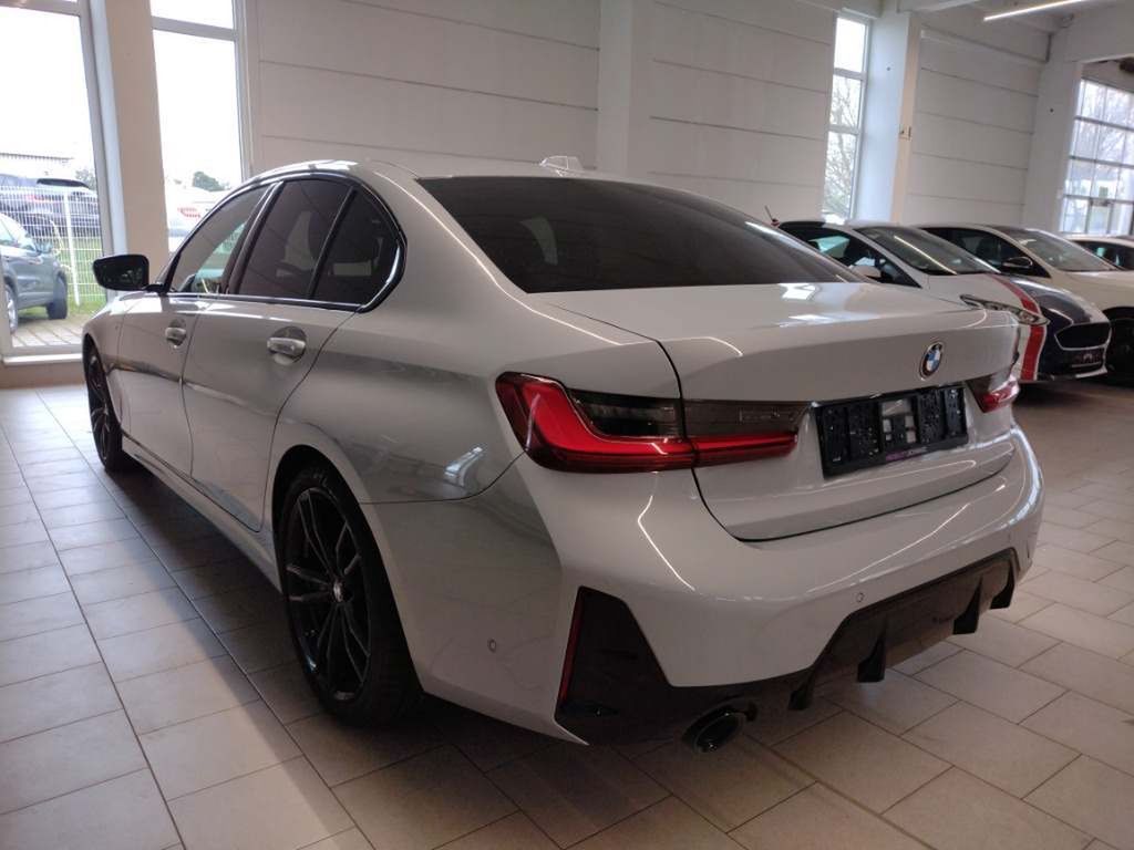 بي ام دبليو 320 د