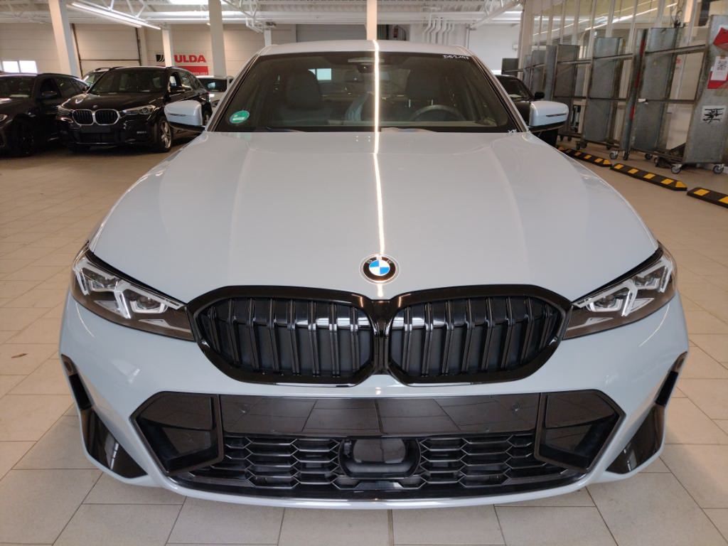 بي ام دبليو 320 د