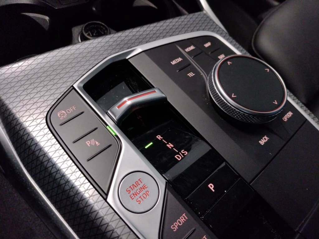 بي ام دبليو 320 د