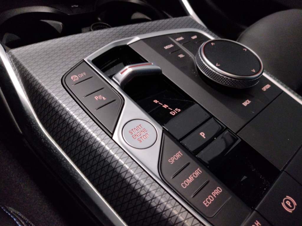 بي ام دبليو 320 د