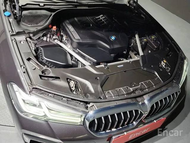 BMW 5 серия (G30)520i