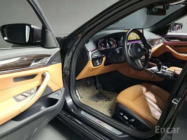 BMW 5 серия (G30)520i