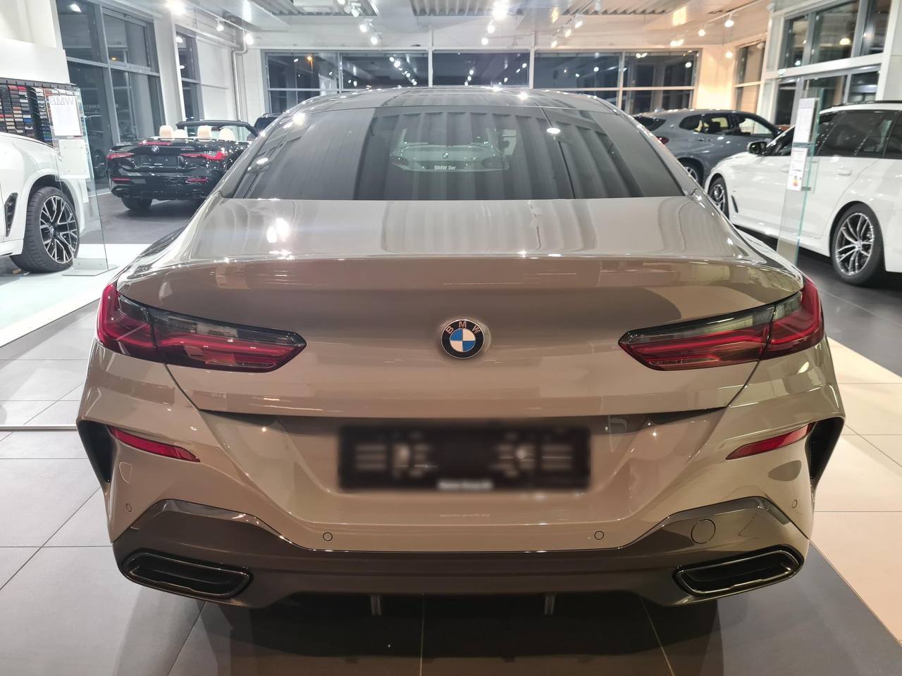 بي ام دبليو 850i