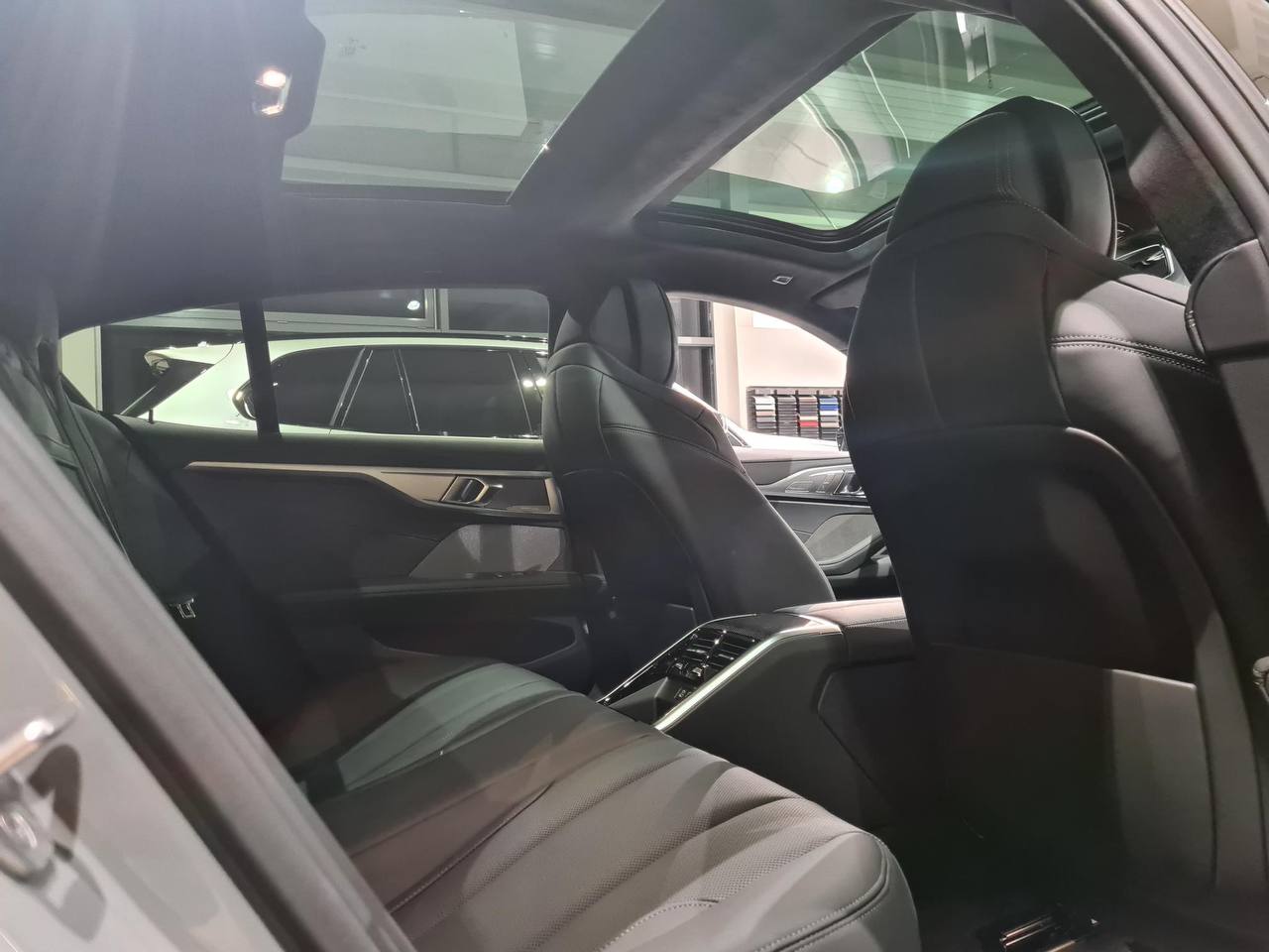 بي ام دبليو 850i