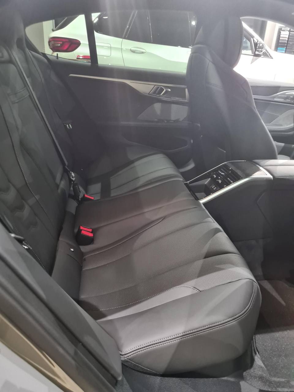 بي ام دبليو 850i