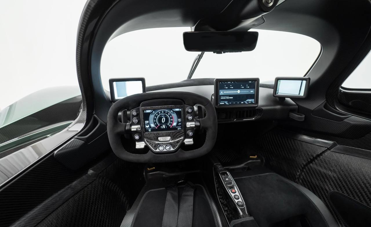 أستون مارتن فالكيري