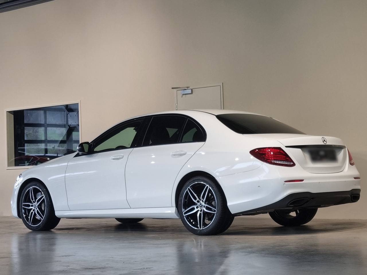 مرسيدس بنز E300