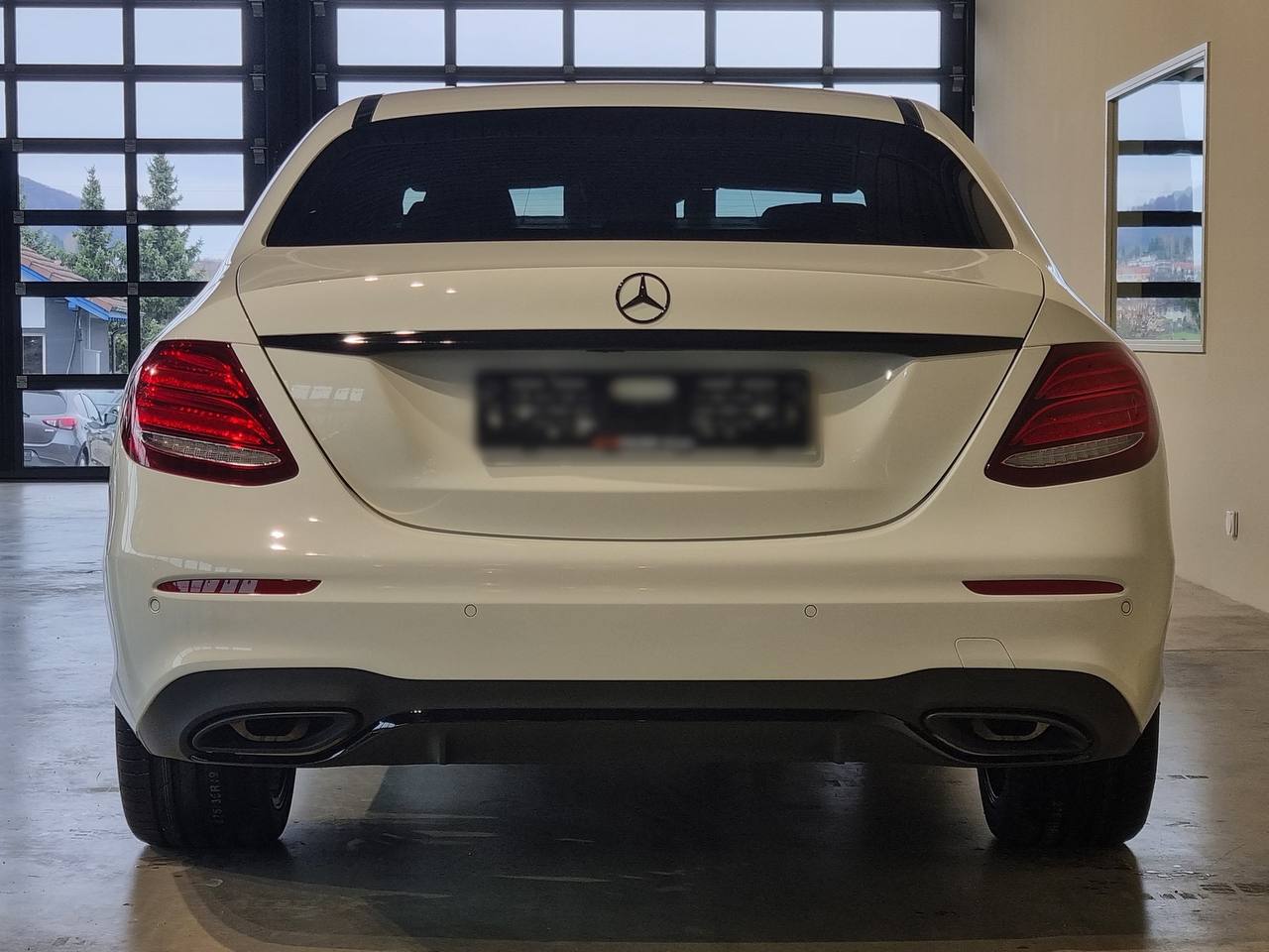 مرسيدس بنز E300