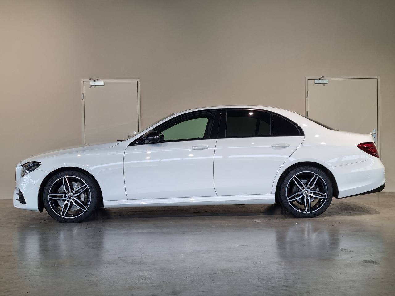 مرسيدس بنز E300