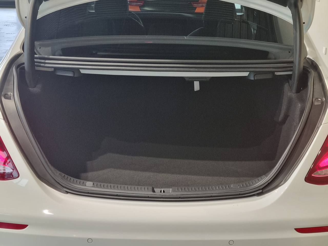 مرسيدس بنز E300