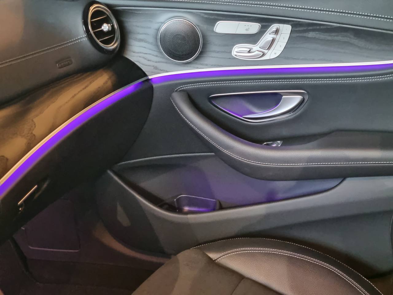 مرسيدس بنز E300