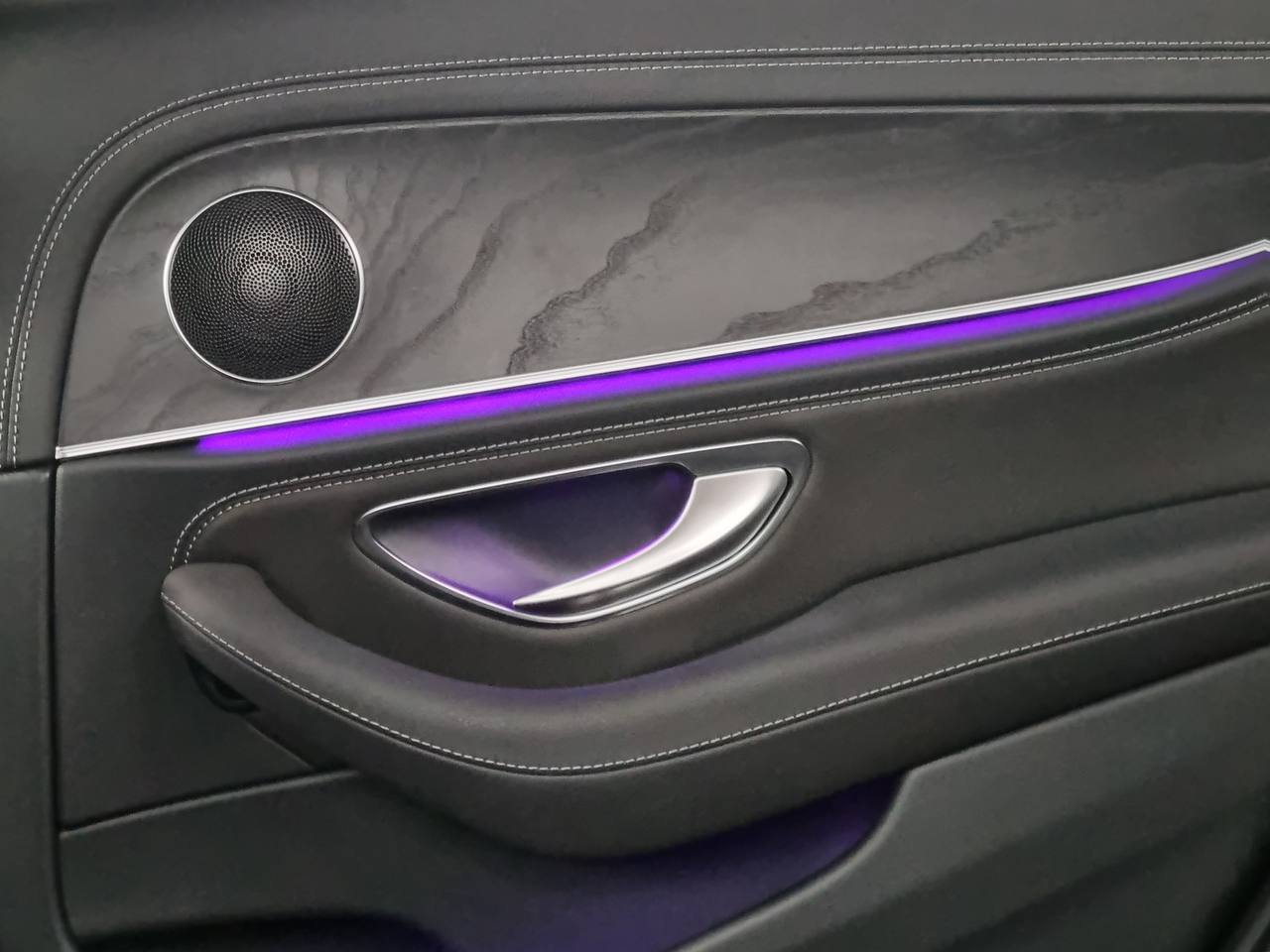 مرسيدس بنز E300