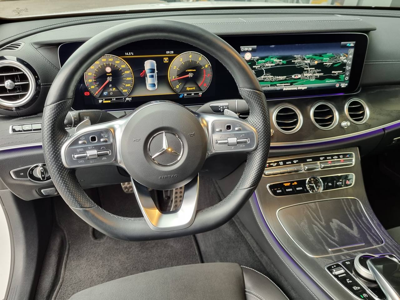 مرسيدس بنز E300