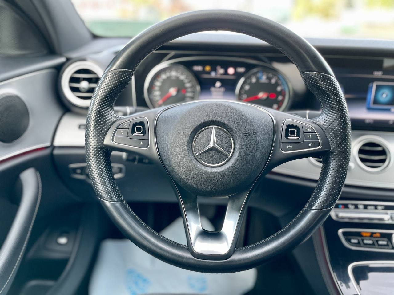 مرسيدس بنز E200