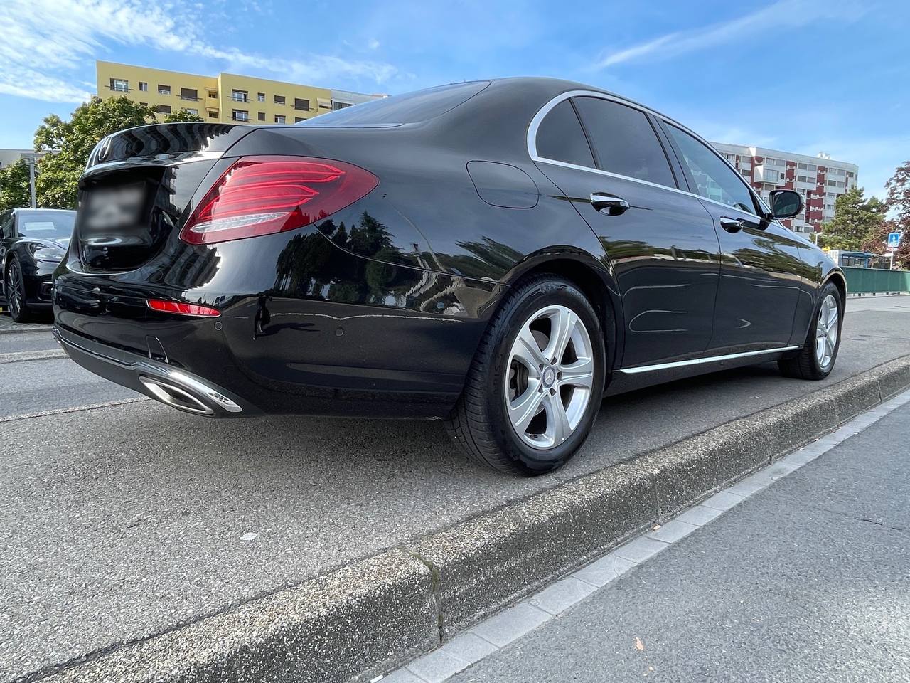 مرسيدس بنز E200